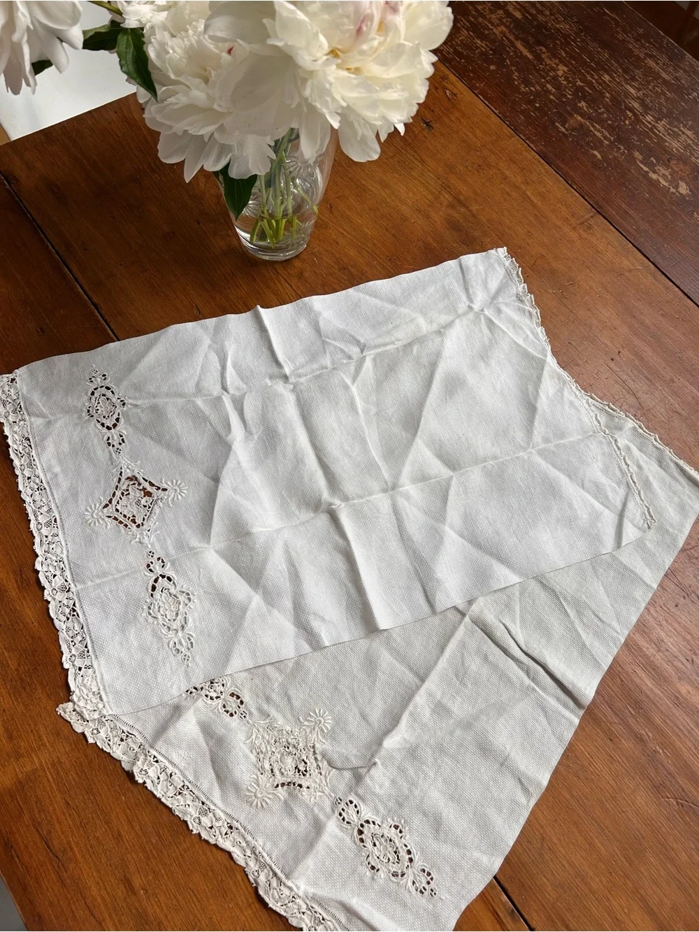 Vintage Embroidered White Linen Guest Towels with Lace Trim